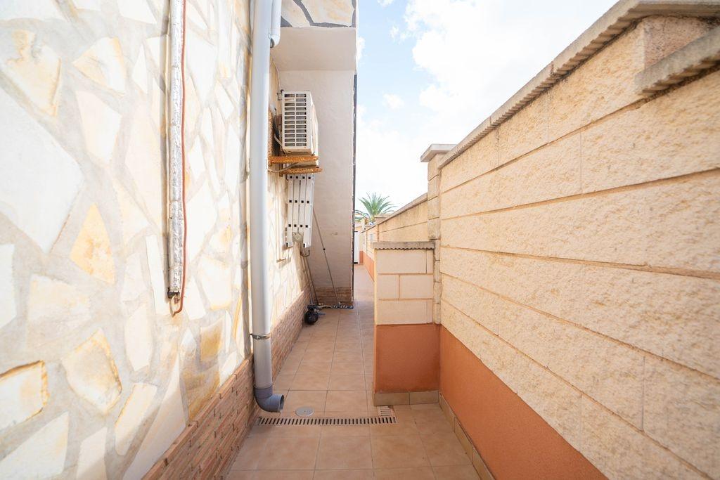 Villa in Alicante, Spain 4 bedrooms, 79 sq.m. No. 165707