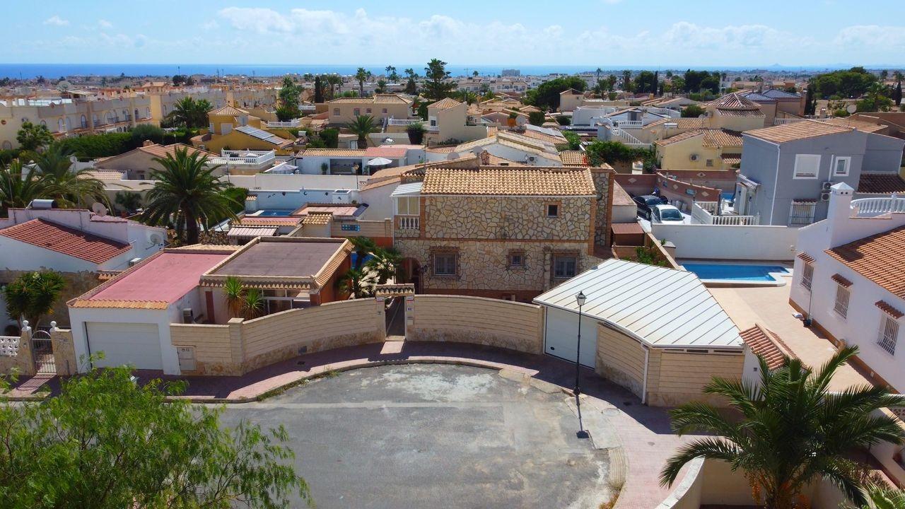 Villa in Alicante, Spain 4 bedrooms, 79 sq.m. No. 165707