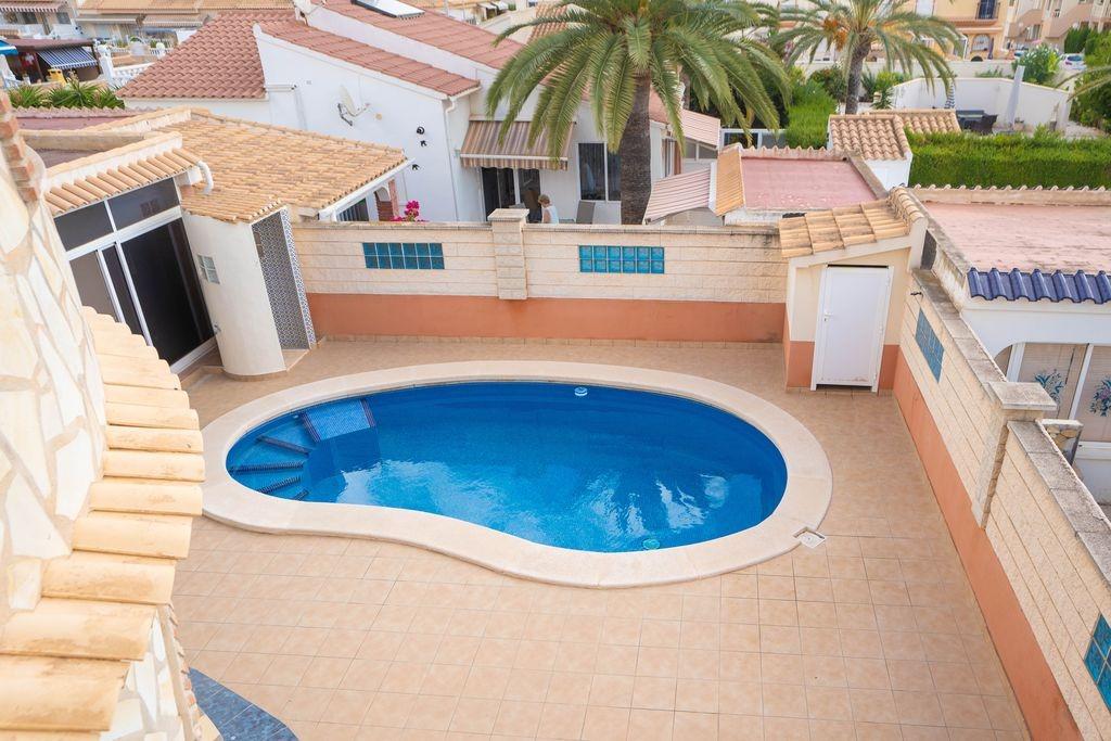 Villa in Alicante, Spain 4 bedrooms, 79 sq.m. No. 165707