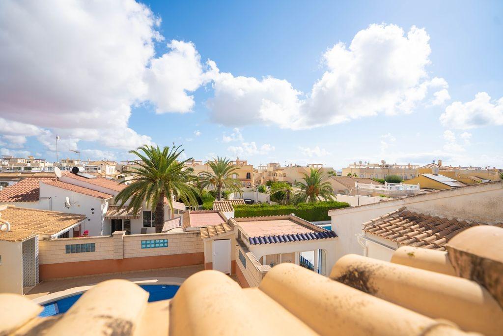 Villa in Alicante, Spain 4 bedrooms, 79 sq.m. No. 165707