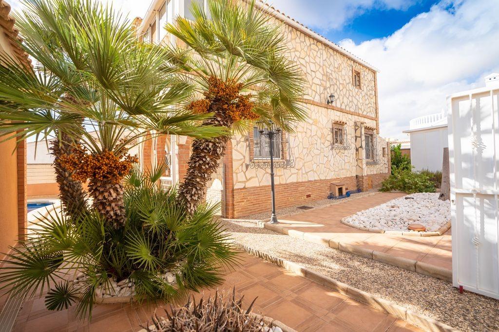 Villa in Alicante, Spain 4 bedrooms, 79 sq.m. No. 165707