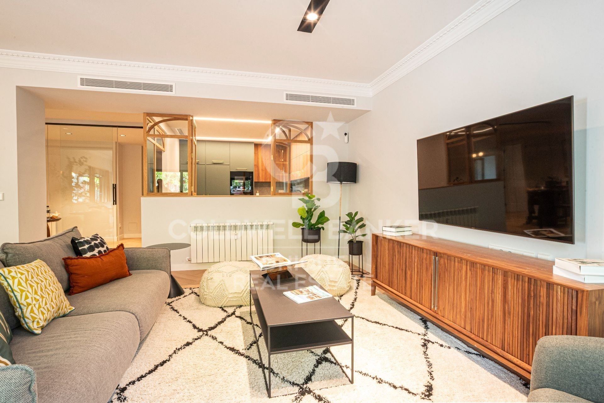 Apartment à Madrid, Espagne 3 chambres, 220 m2 No. 179001