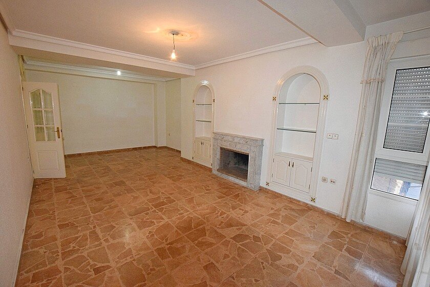 Huoneisto Torrevieja, Alicante, Espanja 4 makuuhuonetta, 250 m2 No. 103603