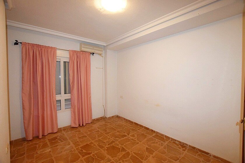 Huoneisto Torrevieja, Alicante, Espanja 4 makuuhuonetta, 250 m2 No. 103603