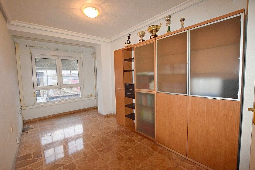 Huoneisto Torrevieja, Alicante, Espanja 4 makuuhuonetta, 250 m2 No. 103603