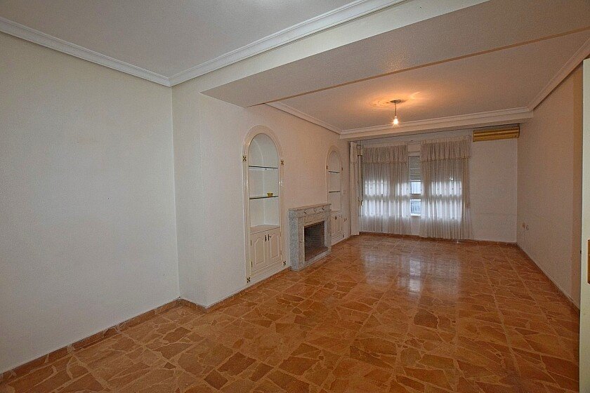 Huoneisto Torrevieja, Alicante, Espanja 4 makuuhuonetta, 250 m2 No. 103603