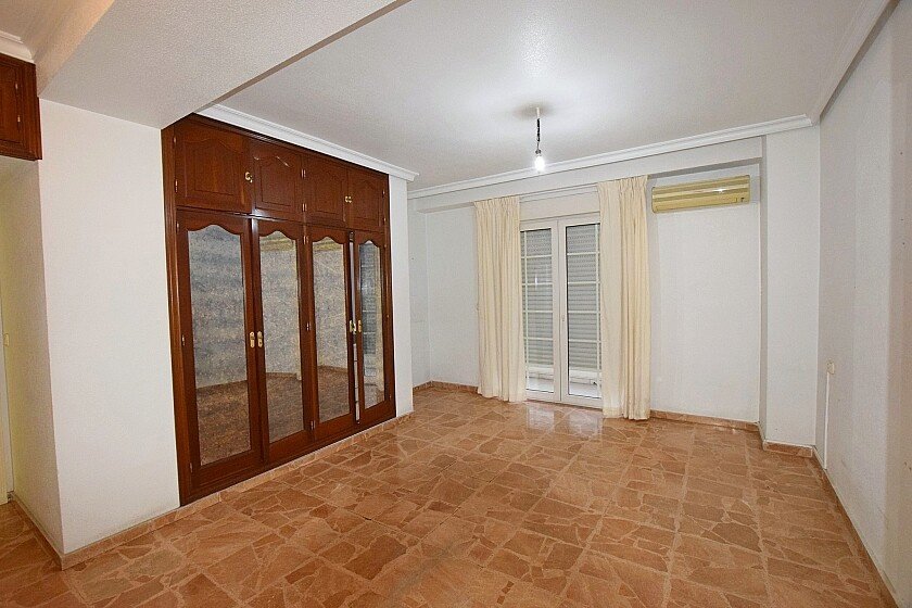 Huoneisto Torrevieja, Alicante, Espanja 4 makuuhuonetta, 250 m2 No. 103603