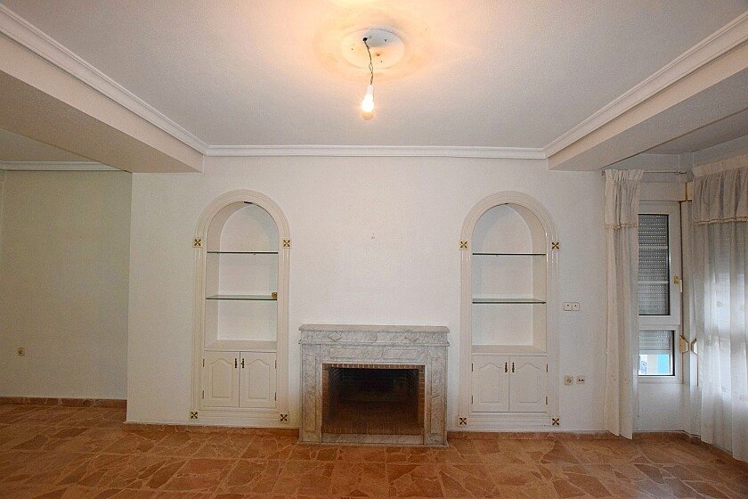 Huoneisto Torrevieja, Alicante, Espanja 4 makuuhuonetta, 250 m2 No. 103603