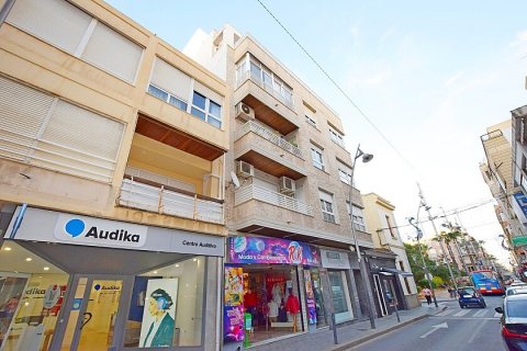 Huoneisto Torrevieja, Alicante, Espanja 4 makuuhuonetta, 250 m2 No. 103603