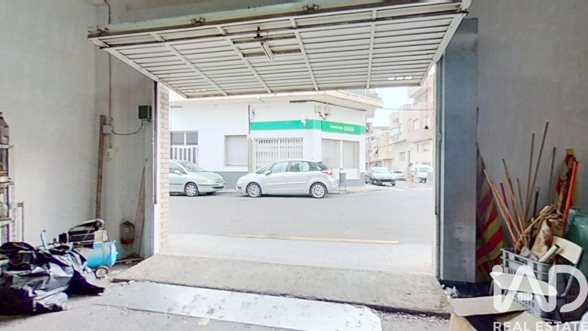 Commercial property in Roquetes, Tarragona, Spain 2 bedrooms, 181 sq.m. No. 187617