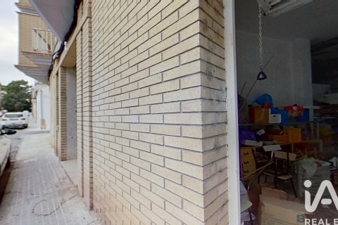 Commercial property in Roquetes, Tarragona, Spain 2 bedrooms, 181 sq.m. No. 187617