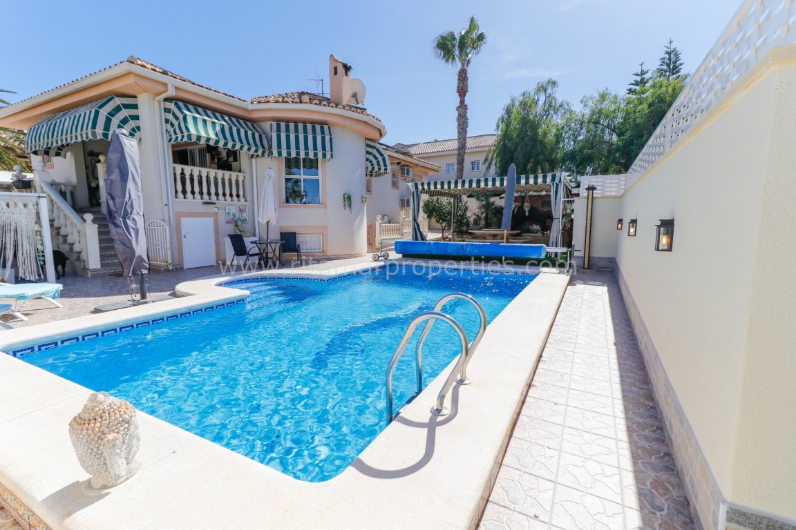 Villa en Benijófar, Alicante, España 5 dormitorios,  No. 114366