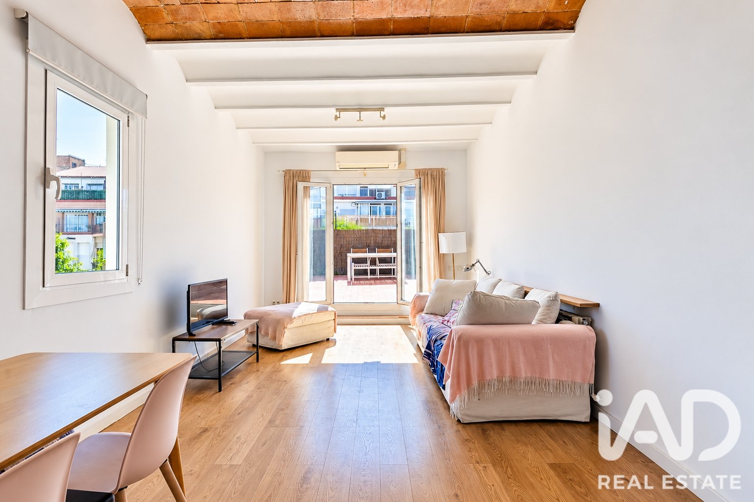 Kattohuoneisto Barcelona, Espanja 3 makuuhuonetta, 118 m2 No. 195777