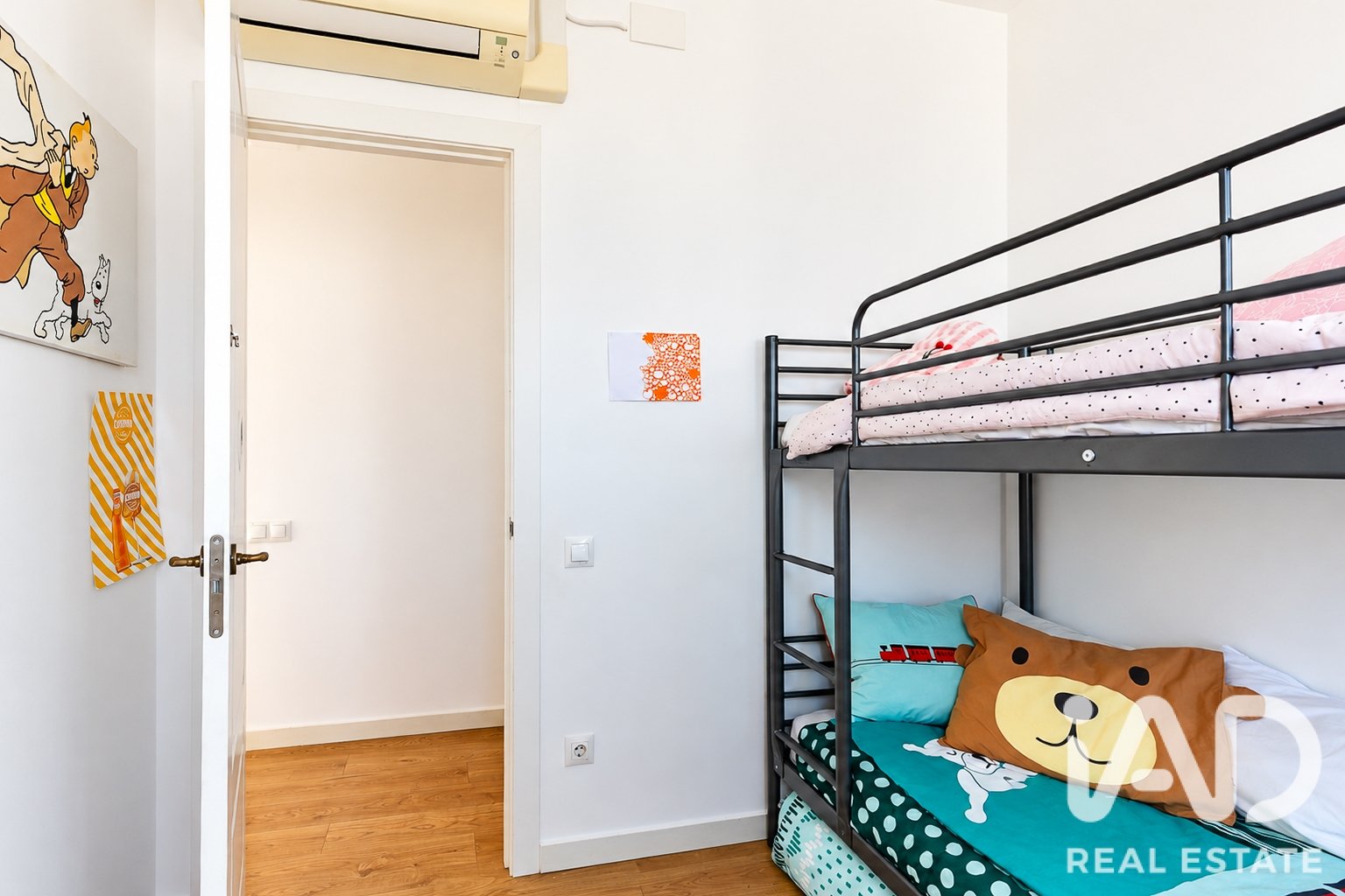 Kattohuoneisto Barcelona, Espanja 3 makuuhuonetta, 118 m2 No. 195777