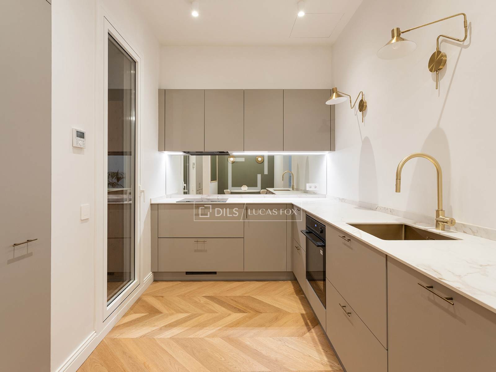 Wohnung in Barcelona, Spanien 3 Schlafzimmer, 140 m2 Nr. 150203