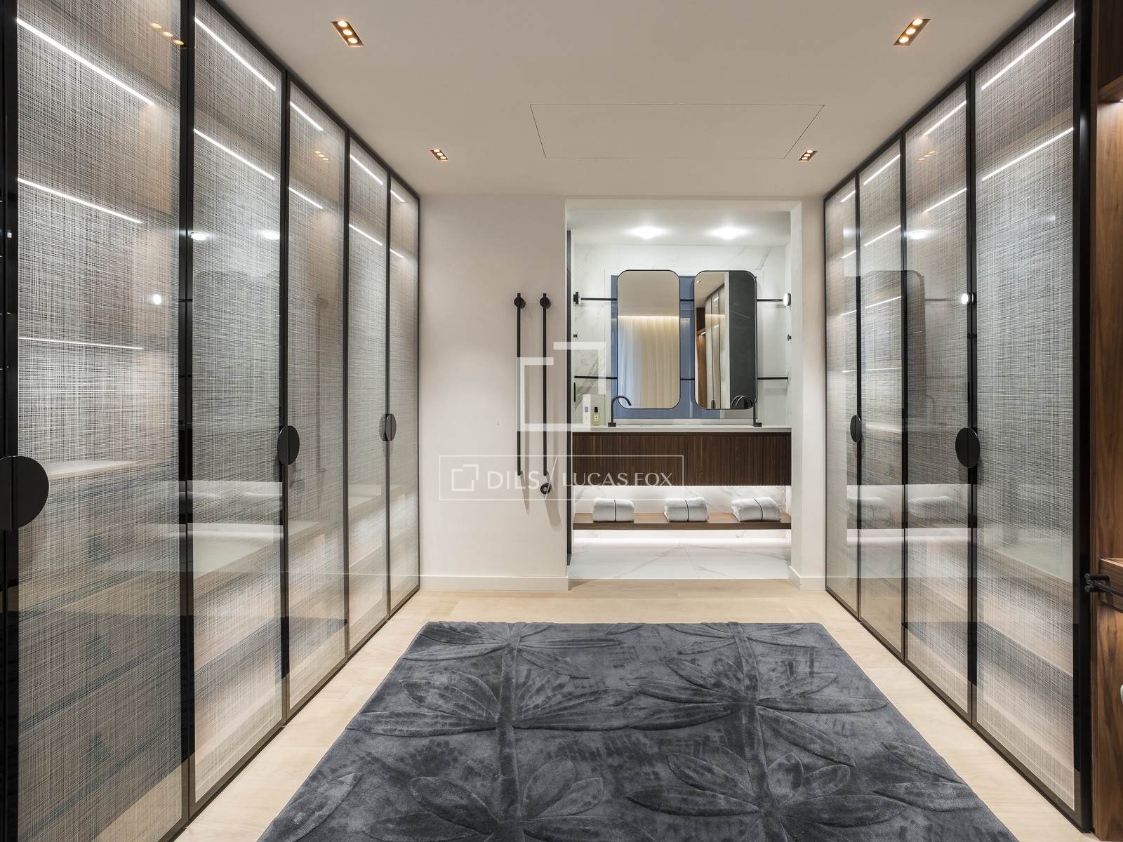 Huoneisto Barcelona, Espanja 5 makuuhuonetta, 427 m2 No. 150202