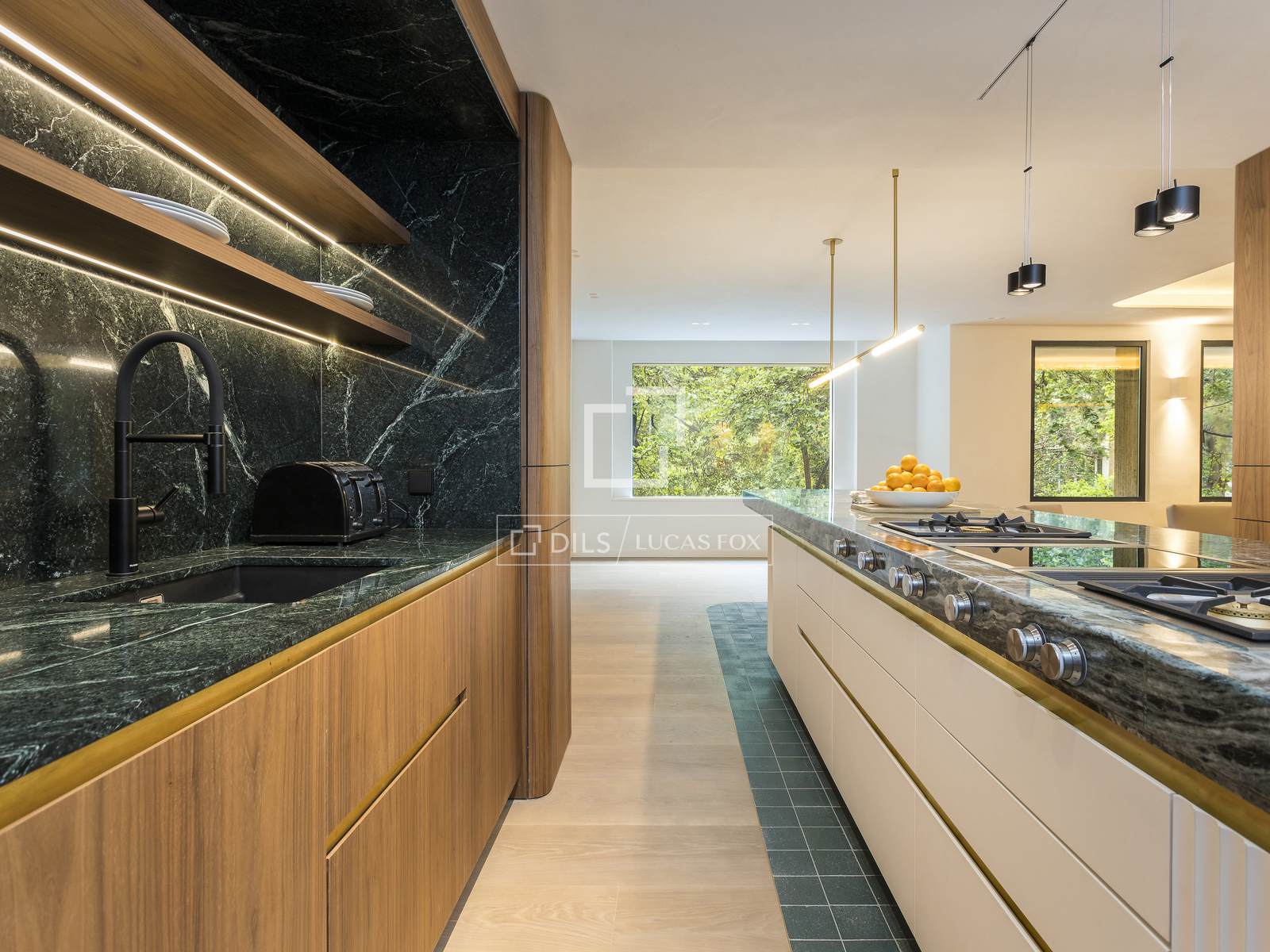 Huoneisto Barcelona, Espanja 5 makuuhuonetta, 427 m2 No. 150202