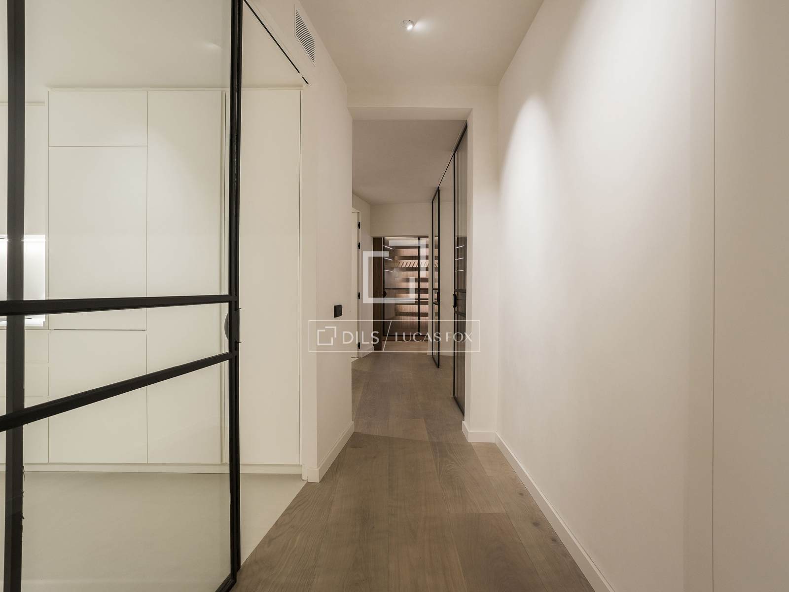 Huoneisto Barcelona, Espanja 5 makuuhuonetta, 427 m2 No. 150202