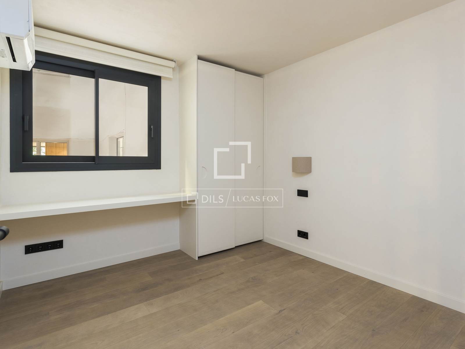 Huoneisto Barcelona, Espanja 5 makuuhuonetta, 427 m2 No. 150202
