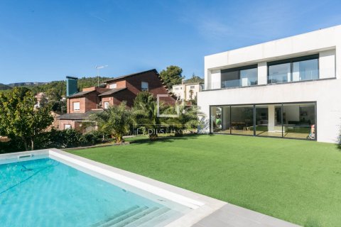 Huvila Gava, Barcelona, Espanja 4 makuuhuonetta, 311 m2 No. 150206