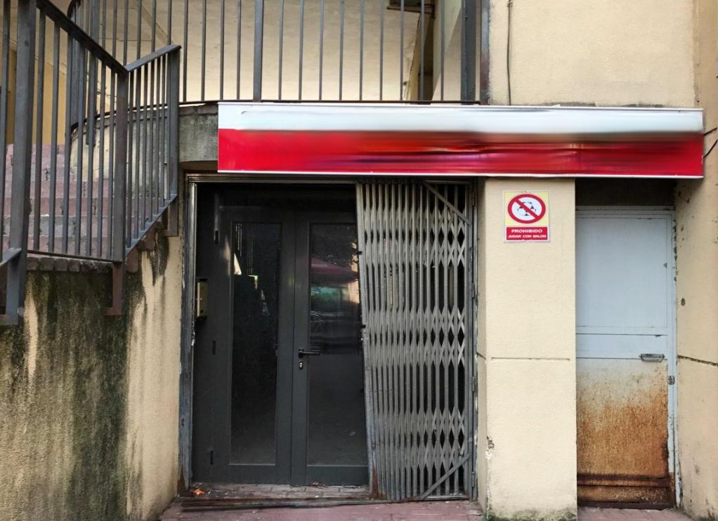 Commercial property in Montornes Del Valles, Barcelona, Spain 1 bedroom, 160 sq.m. No. 196038