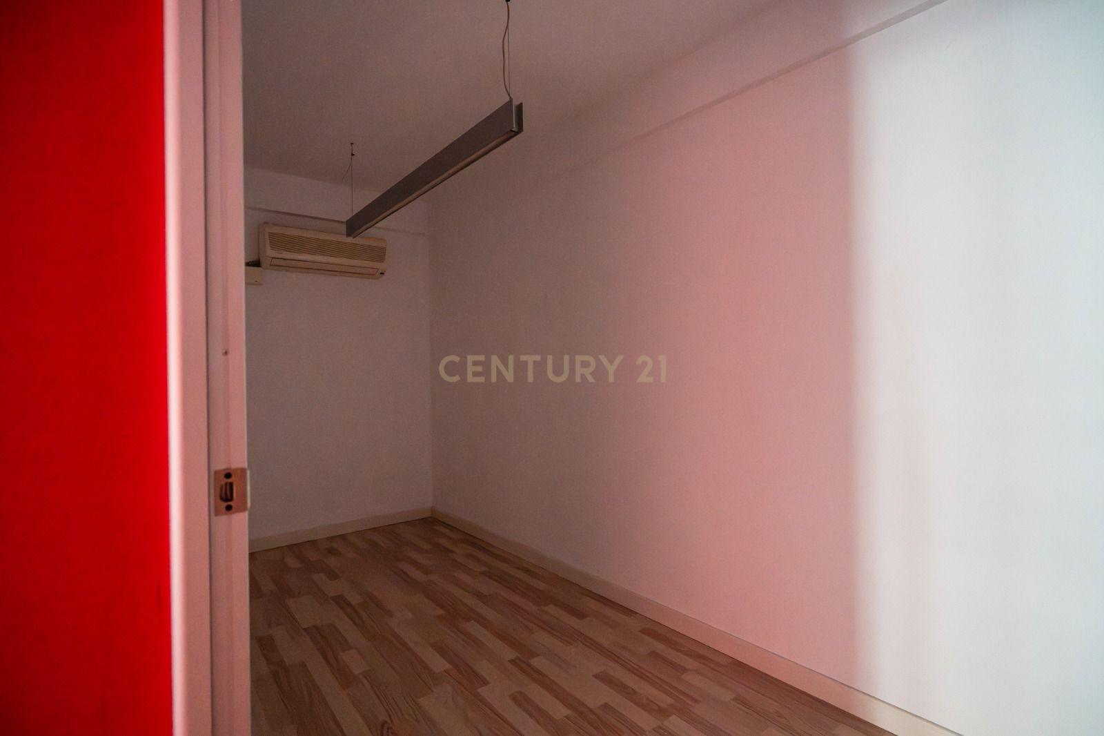 Komerciāls īpašums Manresa, Barcelona, Spānijā 4 istabas, 182 m2 Nr. 196039