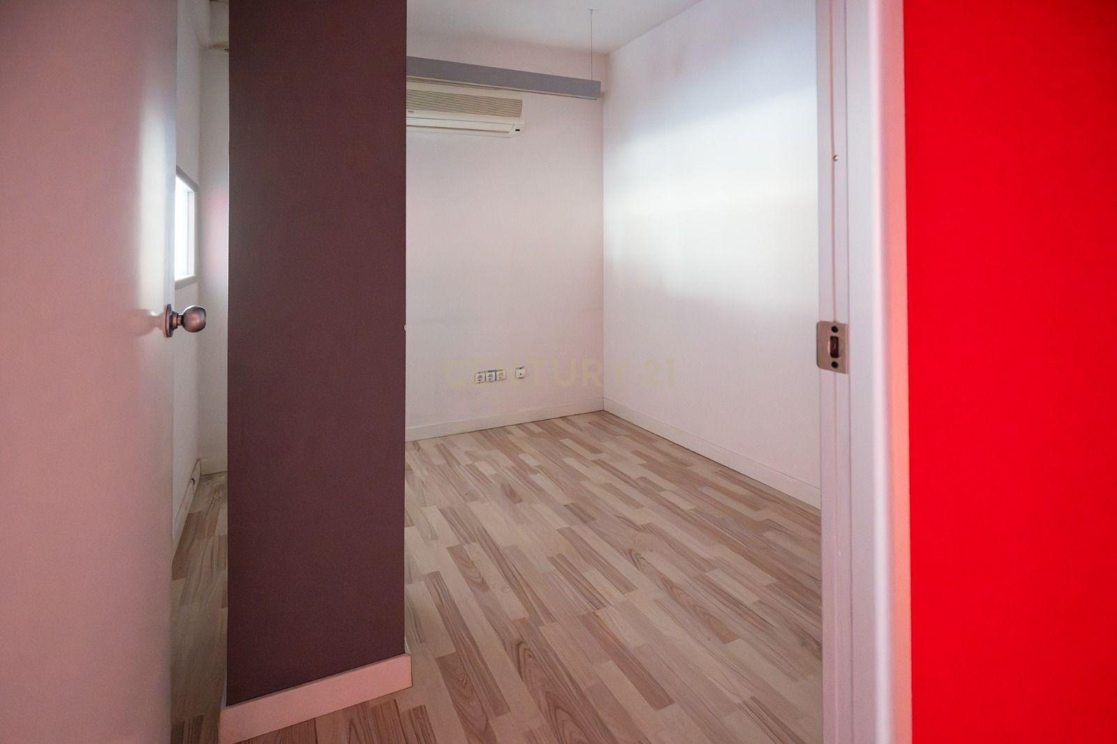 Komerciāls īpašums Manresa, Barcelona, Spānijā 4 istabas, 182 m2 Nr. 196039