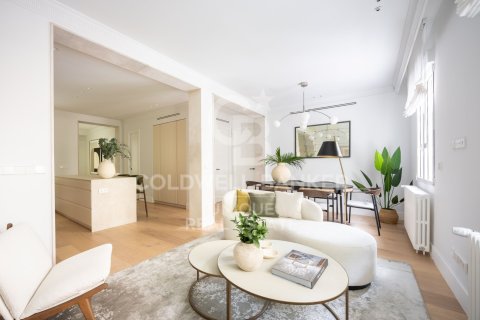 Appartamento a Madrid, Spagna 3 camere da letto, 153 mq. N° 160000