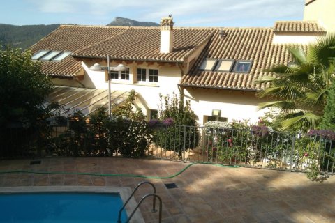 Apartment in Banyeres de Mariola, Alicante, Spain 4 bedrooms, 600 sq.m. No. 164988