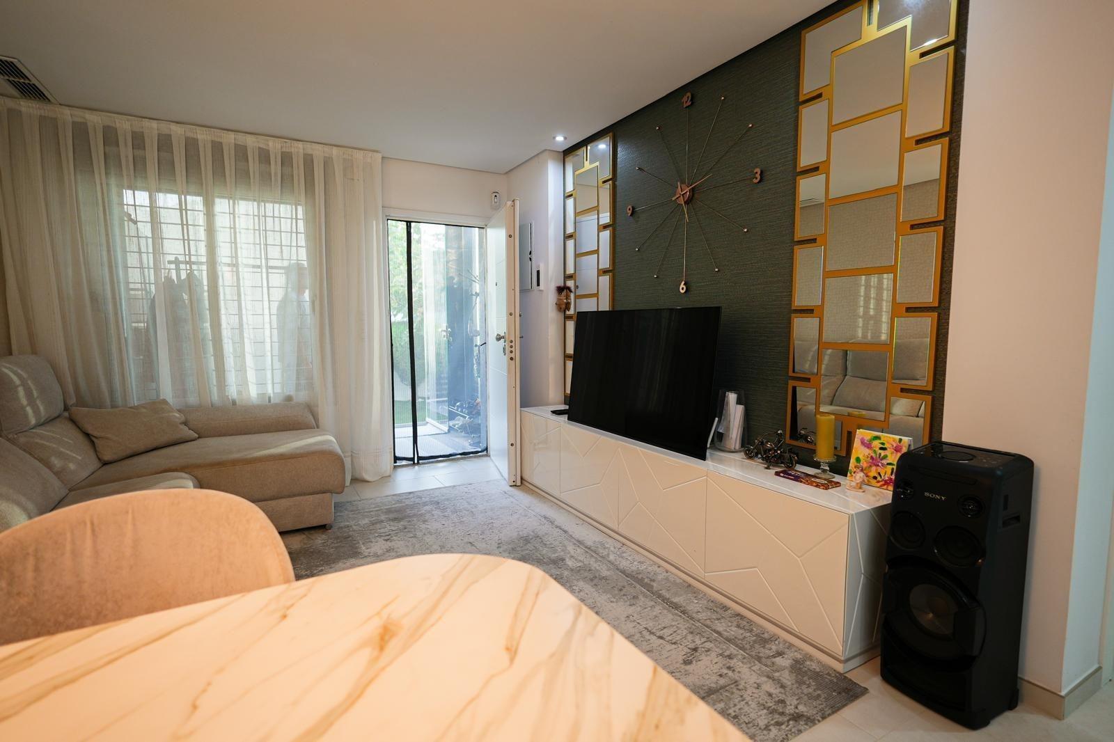Townhouse in Torrevieja, Alicante, Spain 3 bedrooms, 95 sq.m. No. 189791