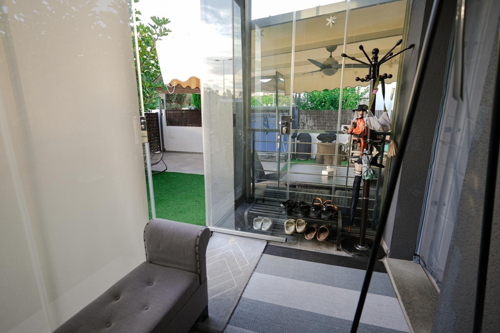 Townhouse in Torrevieja, Alicante, Spain 3 bedrooms, 95 sq.m. No. 189791