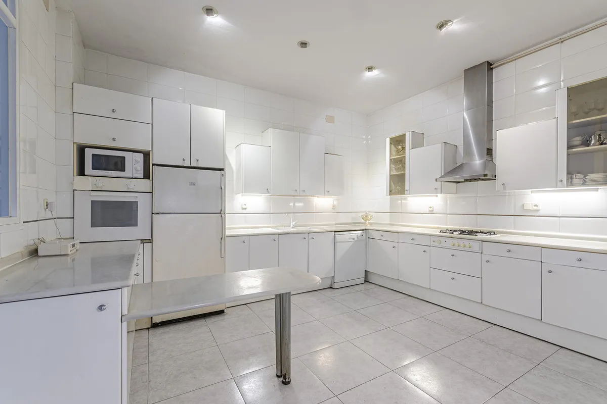 Apartamento en Barcelona, España 3 dormitorios,  No. 141204