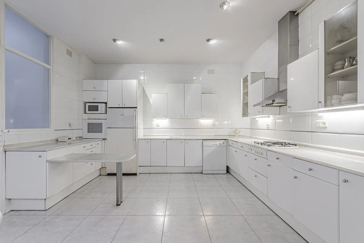 Apartamento en Barcelona, España 3 dormitorios,  No. 141204