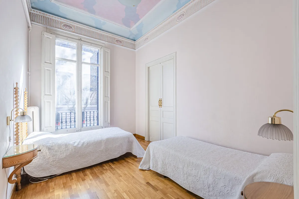 Apartamento en Barcelona, España 3 dormitorios,  No. 141204