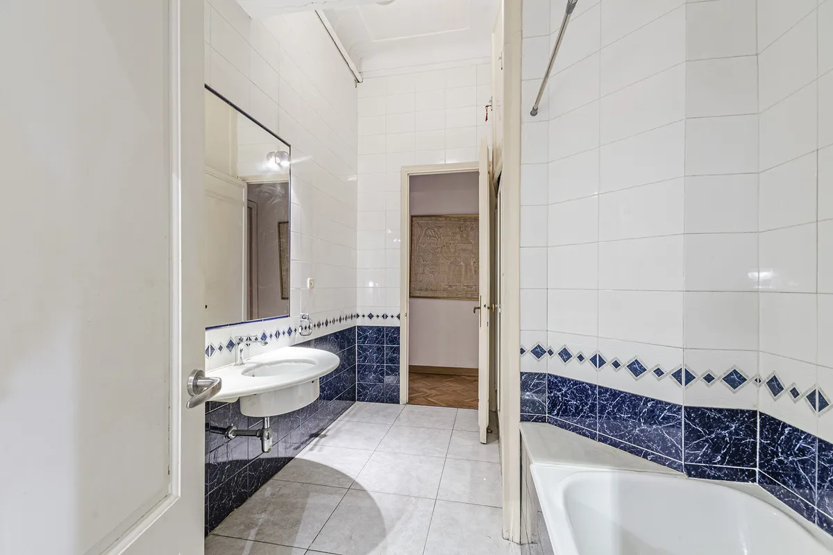 Apartamento en Barcelona, España 3 dormitorios,  No. 141204