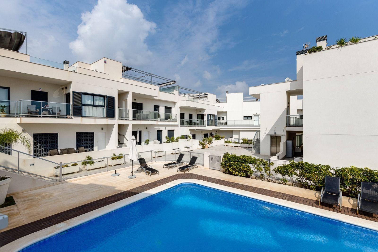 Apartamento en La Mata, Alicante, España 56 m2 No. 168766