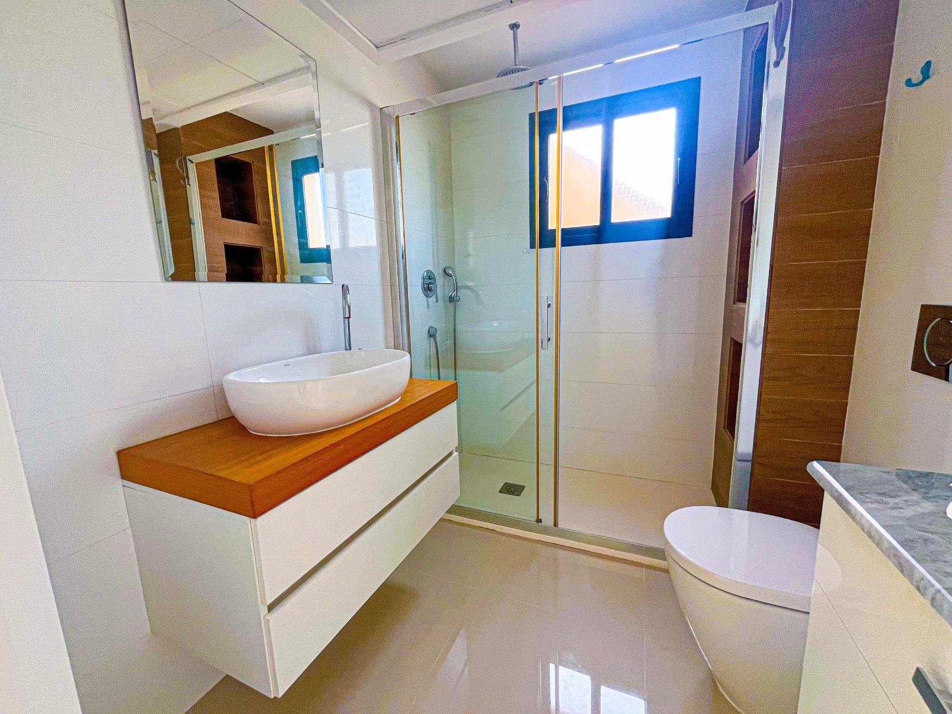 Huvila La Zenia, Alicante, Espanja 5 makuuhuonetta, 296 m2 No. 168765