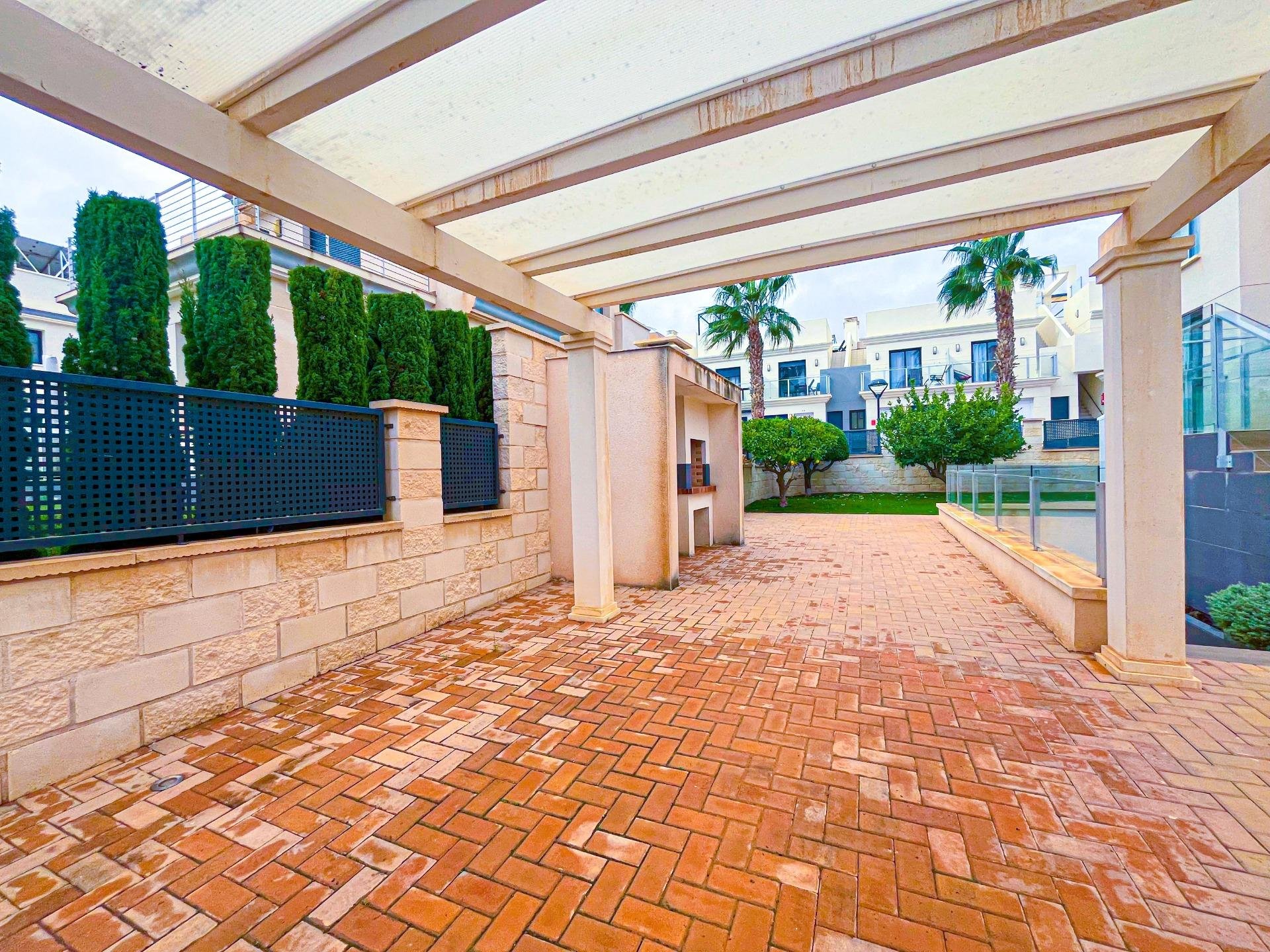 Huvila La Zenia, Alicante, Espanja 5 makuuhuonetta, 296 m2 No. 168765