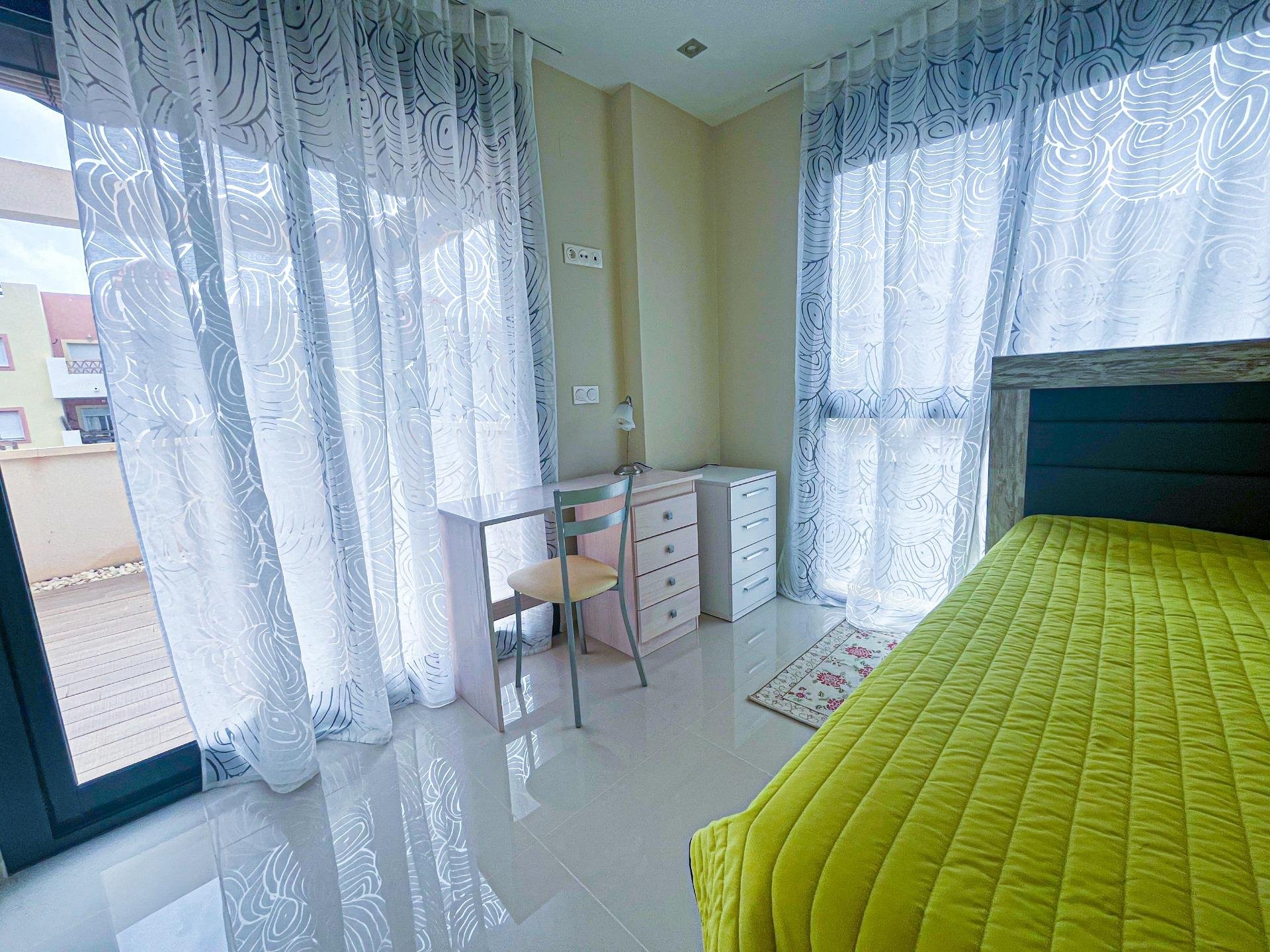 Huvila La Zenia, Alicante, Espanja 5 makuuhuonetta, 296 m2 No. 168765
