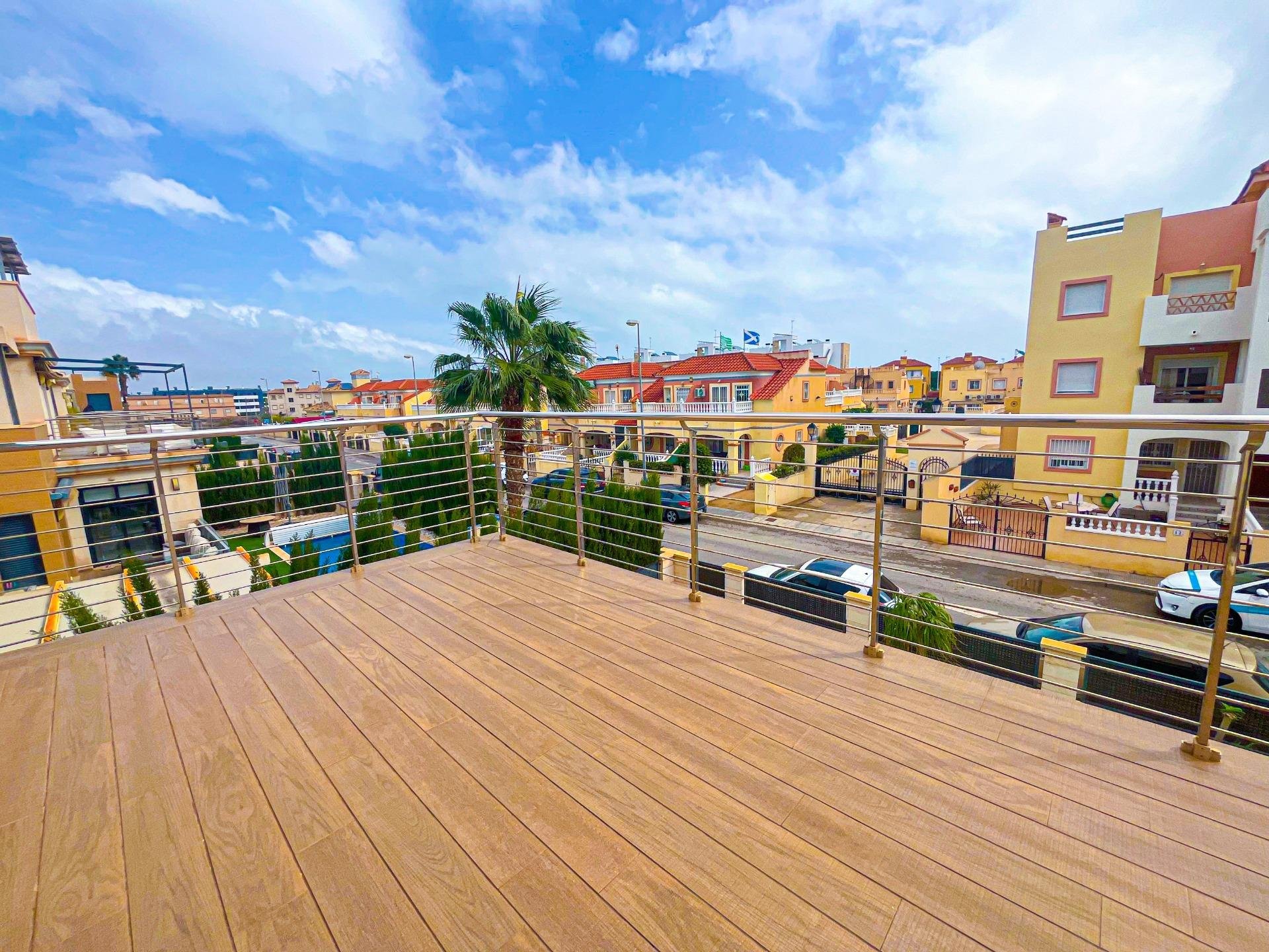 Huvila La Zenia, Alicante, Espanja 5 makuuhuonetta, 296 m2 No. 168765