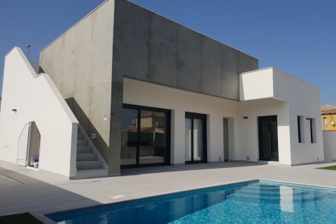 Villa a Pinar De Campoverde, Alicante, Spagna 3 camere da letto, 116 mq. N° 165100
