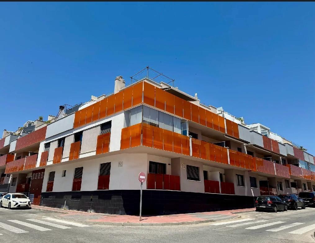Appartamento a Torrevieja, Alicante, Spagna 2 camere da letto, 60 mq. N° 165589