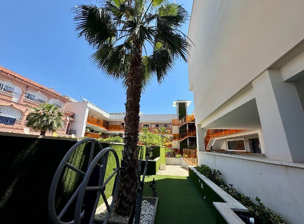 Appartamento a Torrevieja, Alicante, Spagna 2 camere da letto, 60 mq. N° 165589