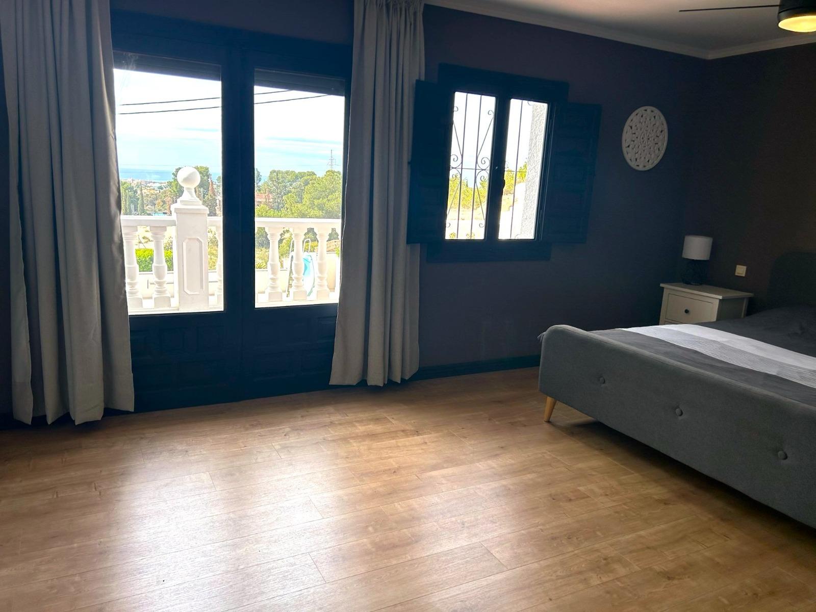 Hus i Villajoyosa, Alicante, Spanien 4 sovrum, 241 kvm. Nr. 165673
