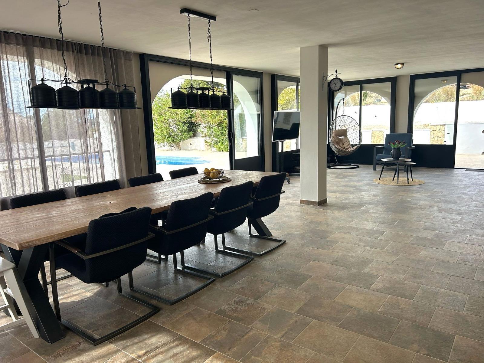 Hus i Villajoyosa, Alicante, Spanien 4 sovrum, 241 kvm. Nr. 165673