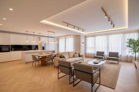 Dzīvoklis Madrid, Spānijā 5 istabas, 324 m2 Nr. 165591