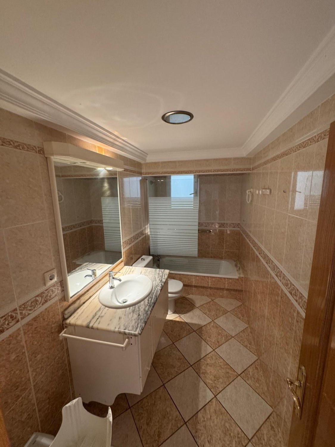 Apartment in Torrevieja, Alicante, Spain 3 bedrooms, 121 sq.m. No. 165674
