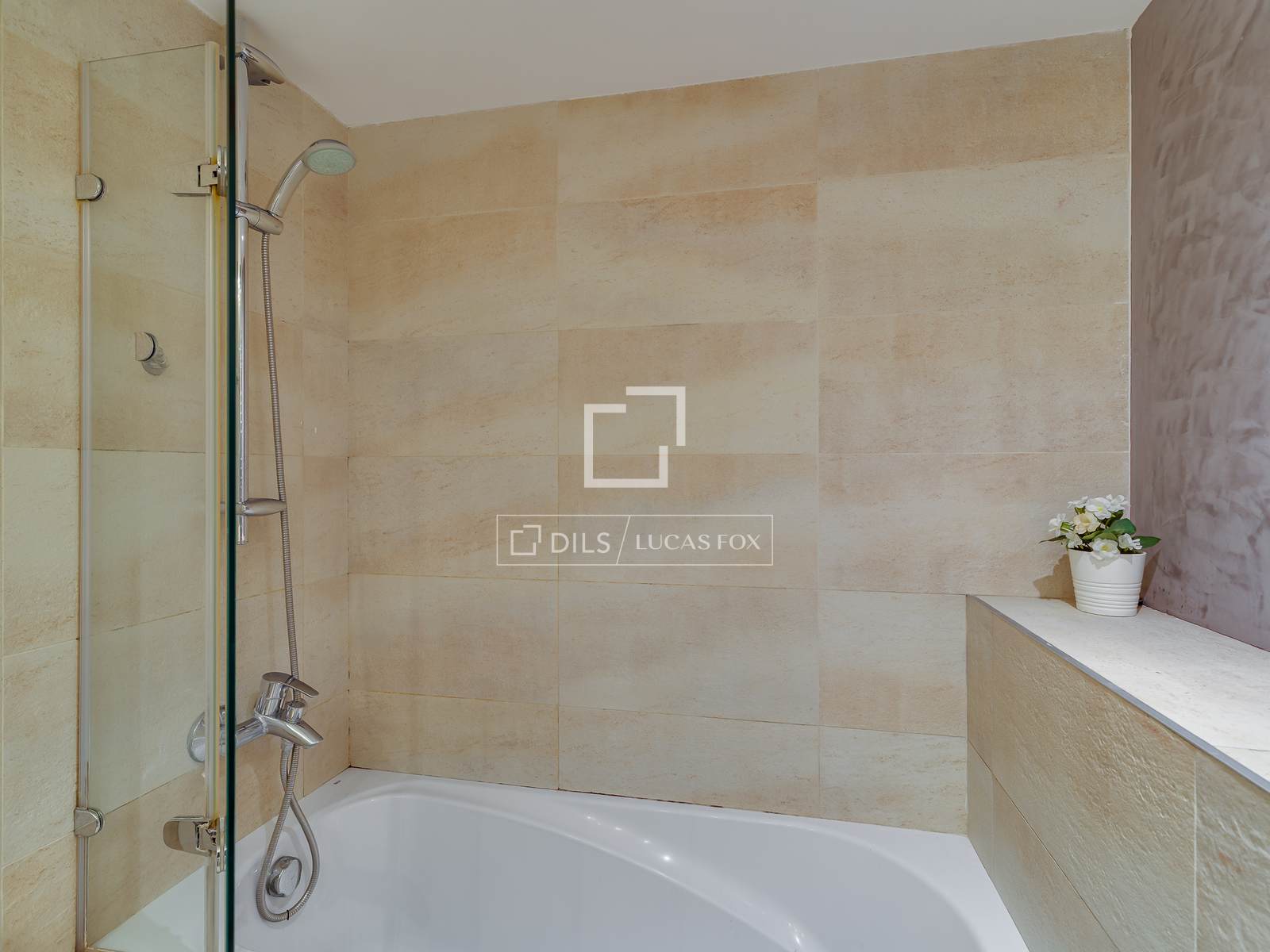 Appartamento a Barcelona, Spagna 2 camere da letto, 64 mq. N° 164318