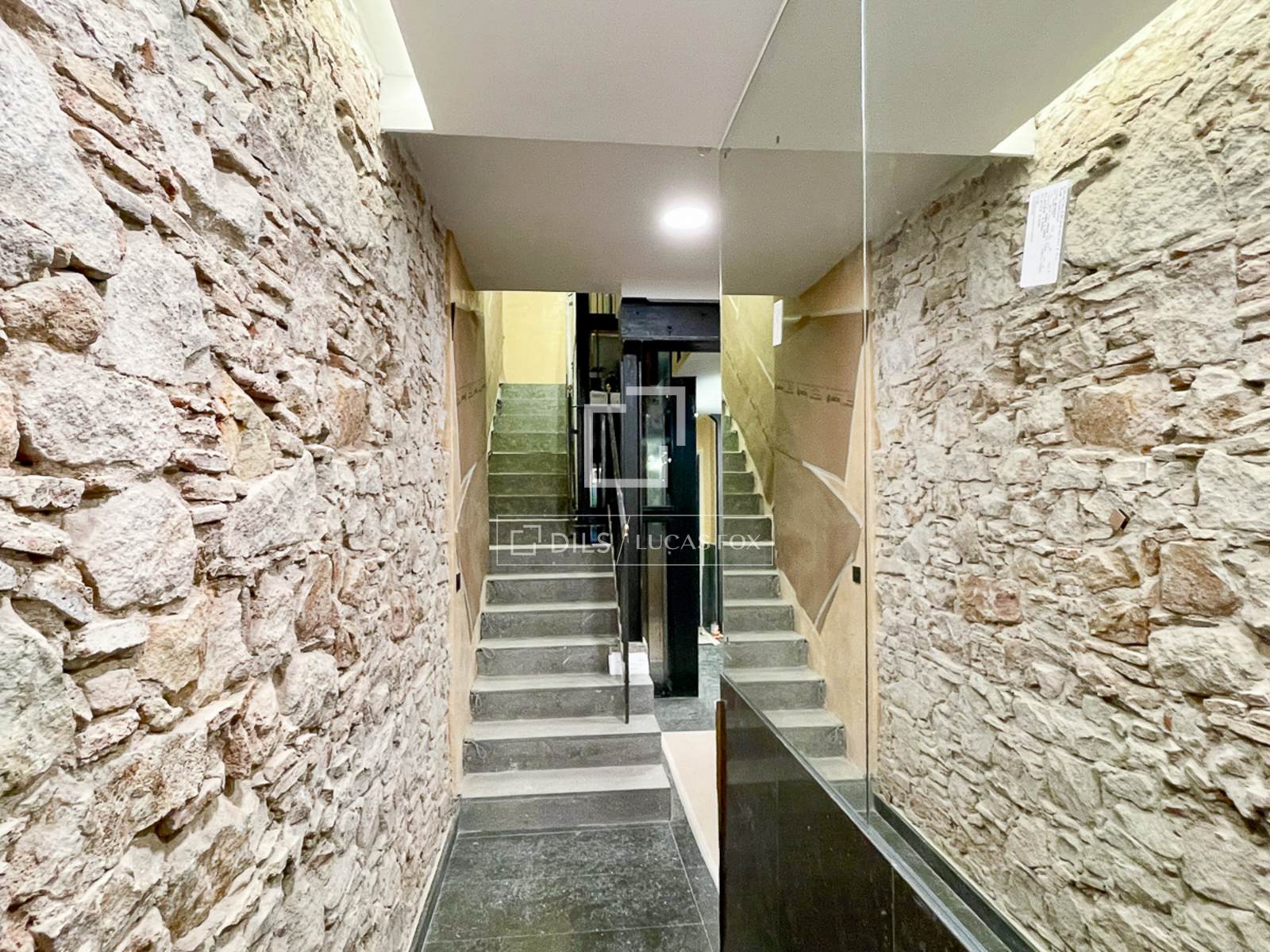 Penthouse w Barcelona, Hiszpania 2 sypialnie, 73 mkw. nr 164319
