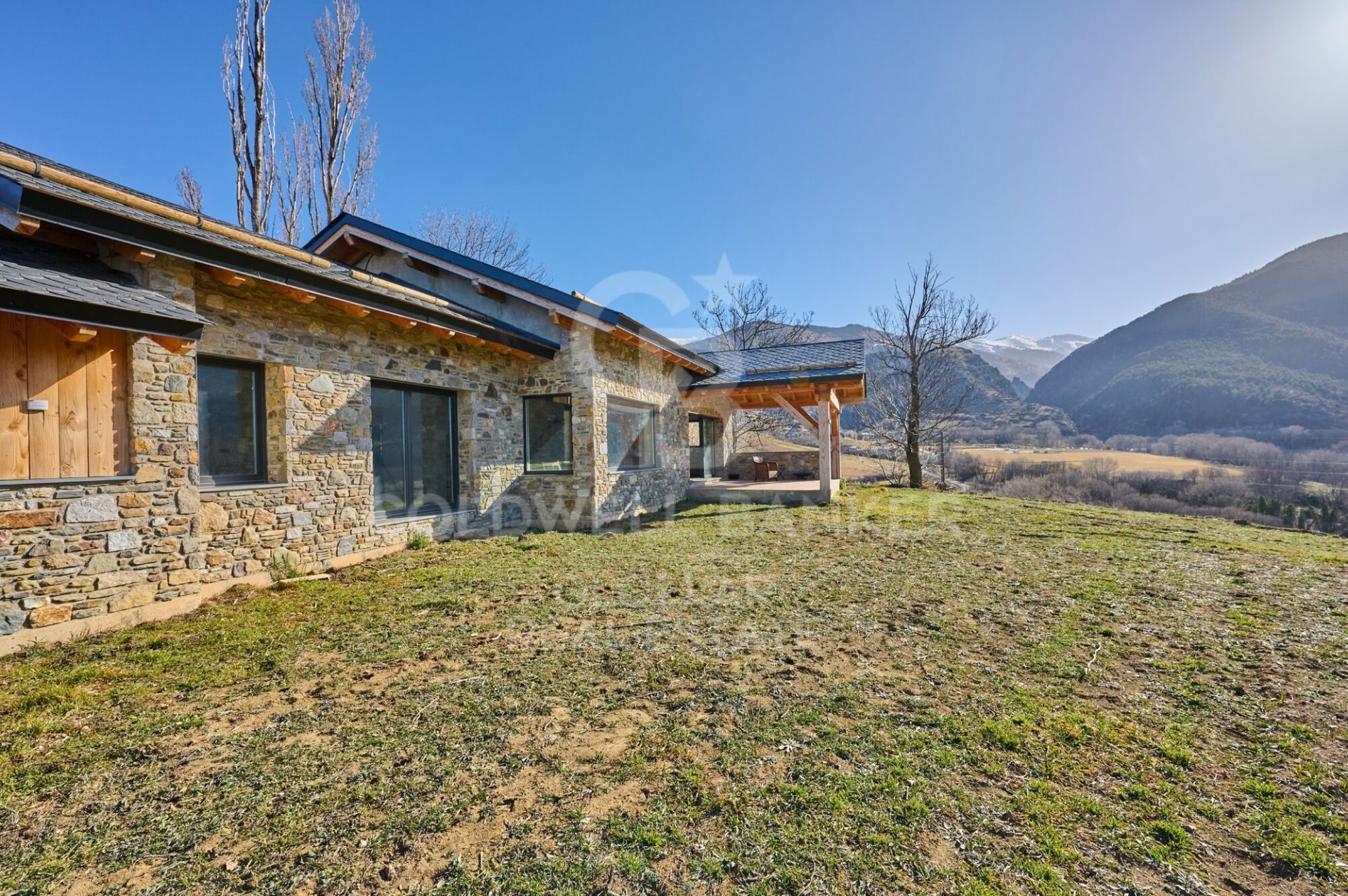 House in Spain 3 bedrooms, 260 sq.m. No. 159538